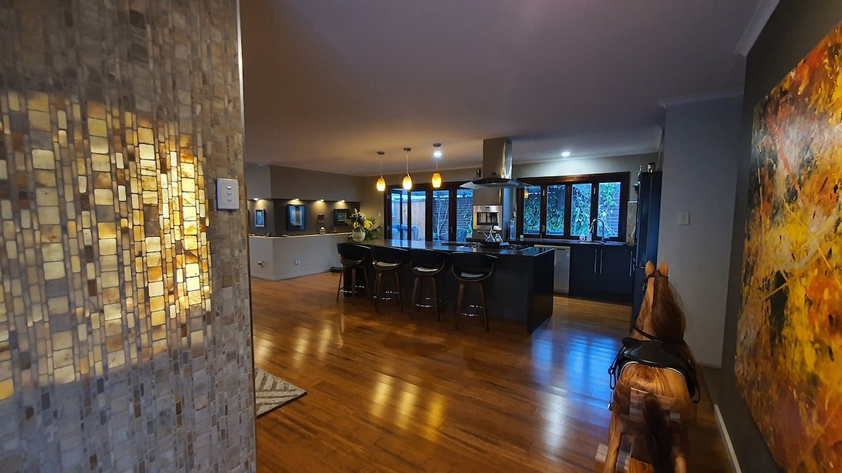 Noosa Tranquil Oasis, Magnesium Pool & Kayaking gallery image 4