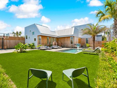 The Cocodrie | Private 12BR Hotel – Pool, Spa