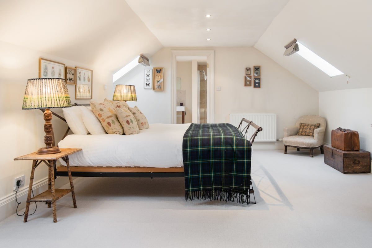 Georgian Apartment with Castle Views gallery image 2