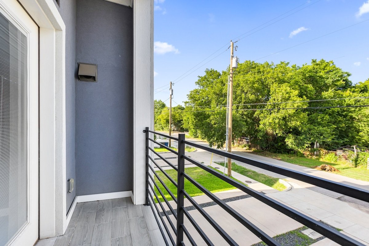 Duplex house w/hottub, FREE game gallery image 5