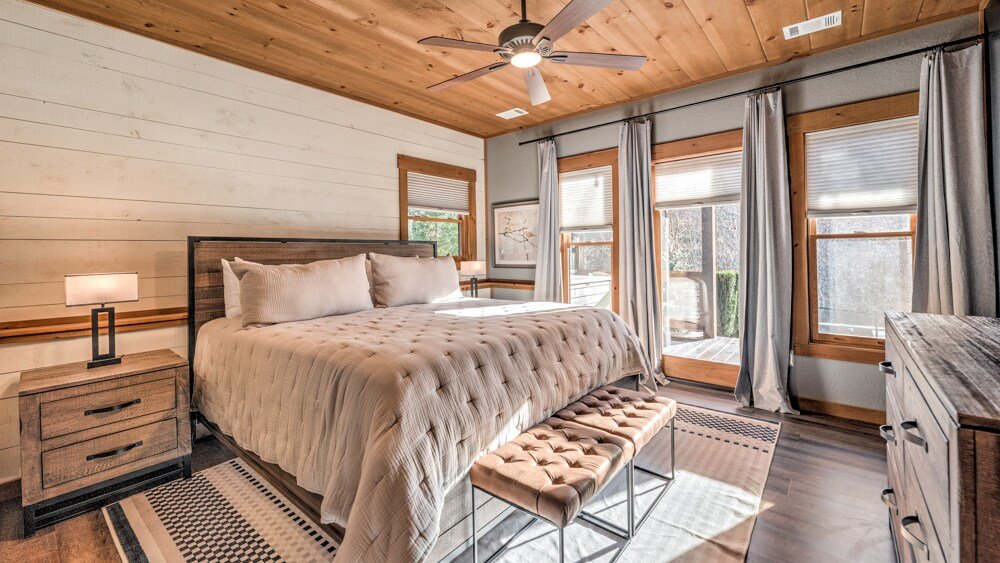 Paradise Found- Private Pool, Pets OK, King Beds! gallery image 5