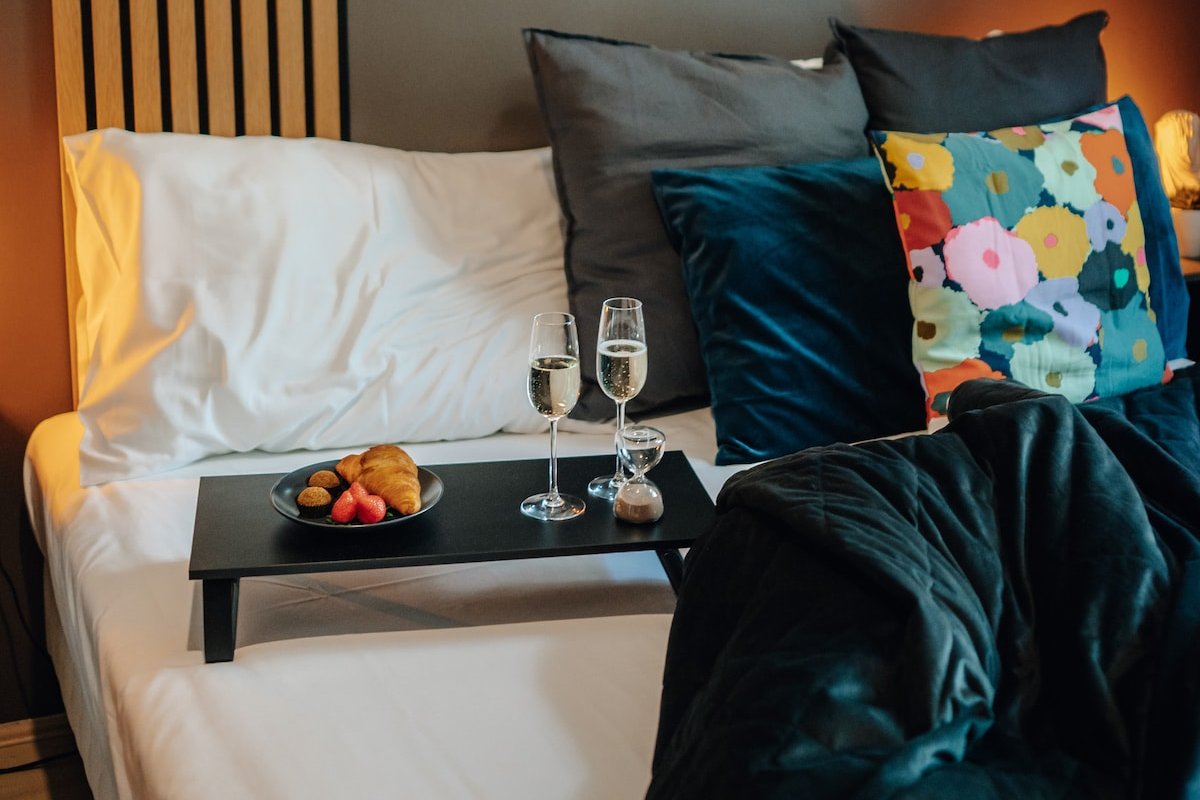 Cinema Apartment Pool Table & Foosball – Downtown gallery image 3