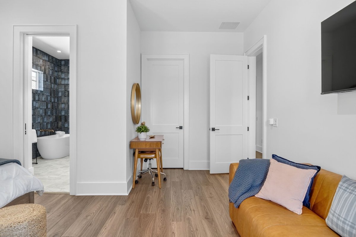 Shiloh Reef/Pool/Golf Cart/5Min Walk to The Beach! gallery image 4