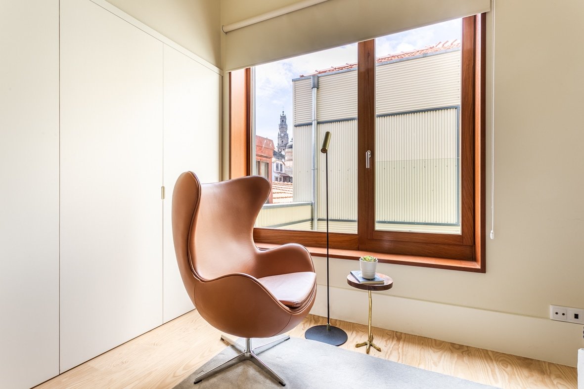 Grand Duplex Hist. Centre Balcony and AirCon gallery image 5