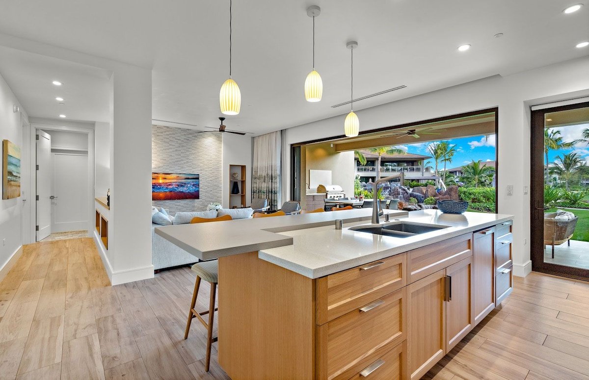 Maui Resort Rentals: Luana Garden Villas 16B gallery image 3