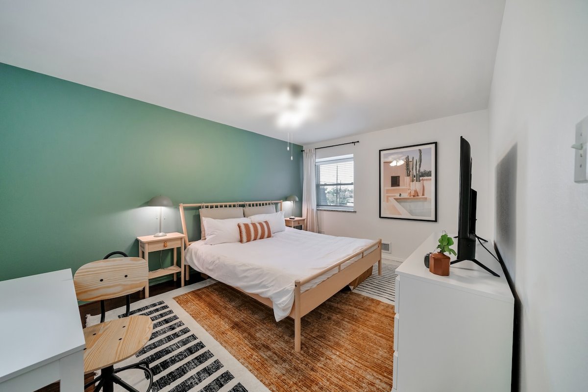 Barton Hills Pad: Sleep 16+, 3mi from Downtown gallery image 5