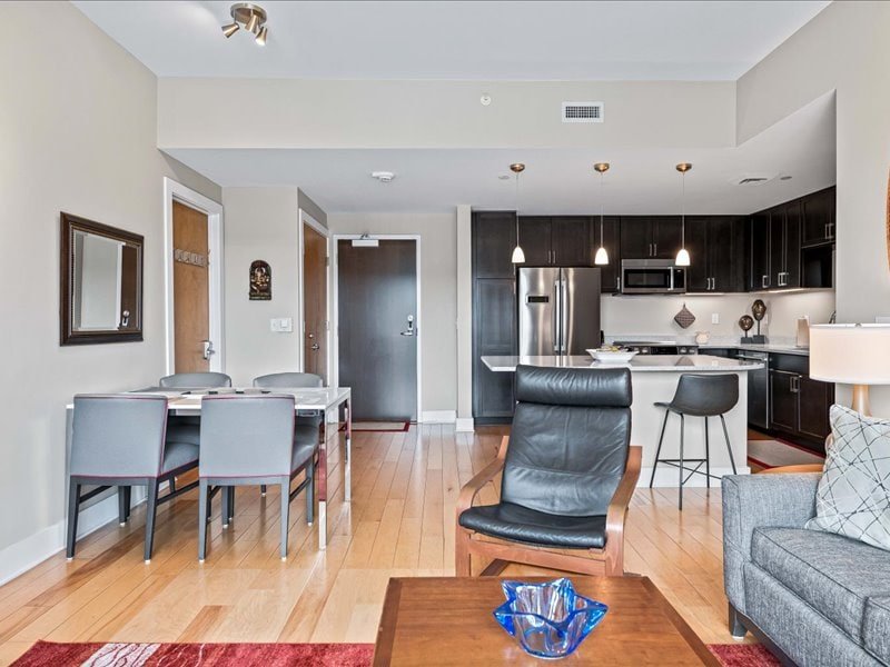 Downtown Chic Luxury Condo with Views gallery image 4