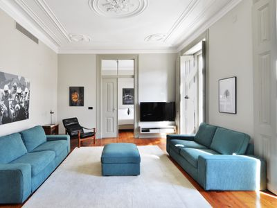 Big Stunning Apt – Best Possible Location – Chiado