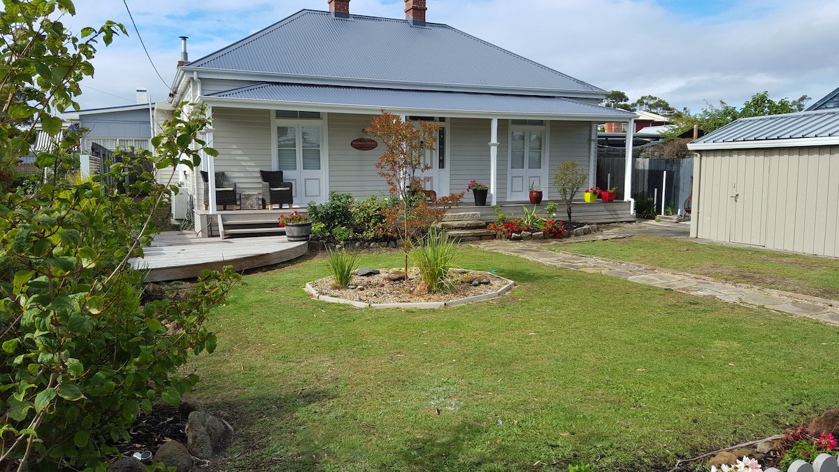 Windsor Cottage, Kingston Beach Tas gallery image 3