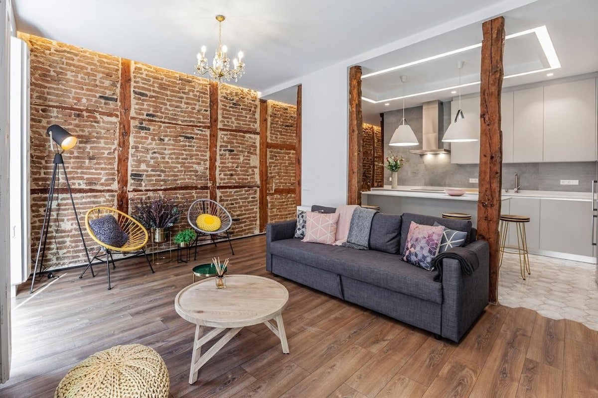 Luxury in Gran Via & Callao – Stylish & Beautiful gallery image 5