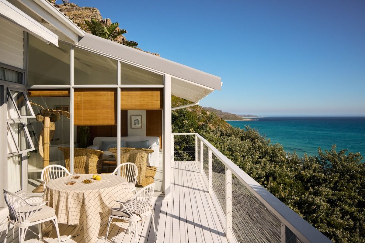 The Sky Cabin Misty Cliffs gallery image 2