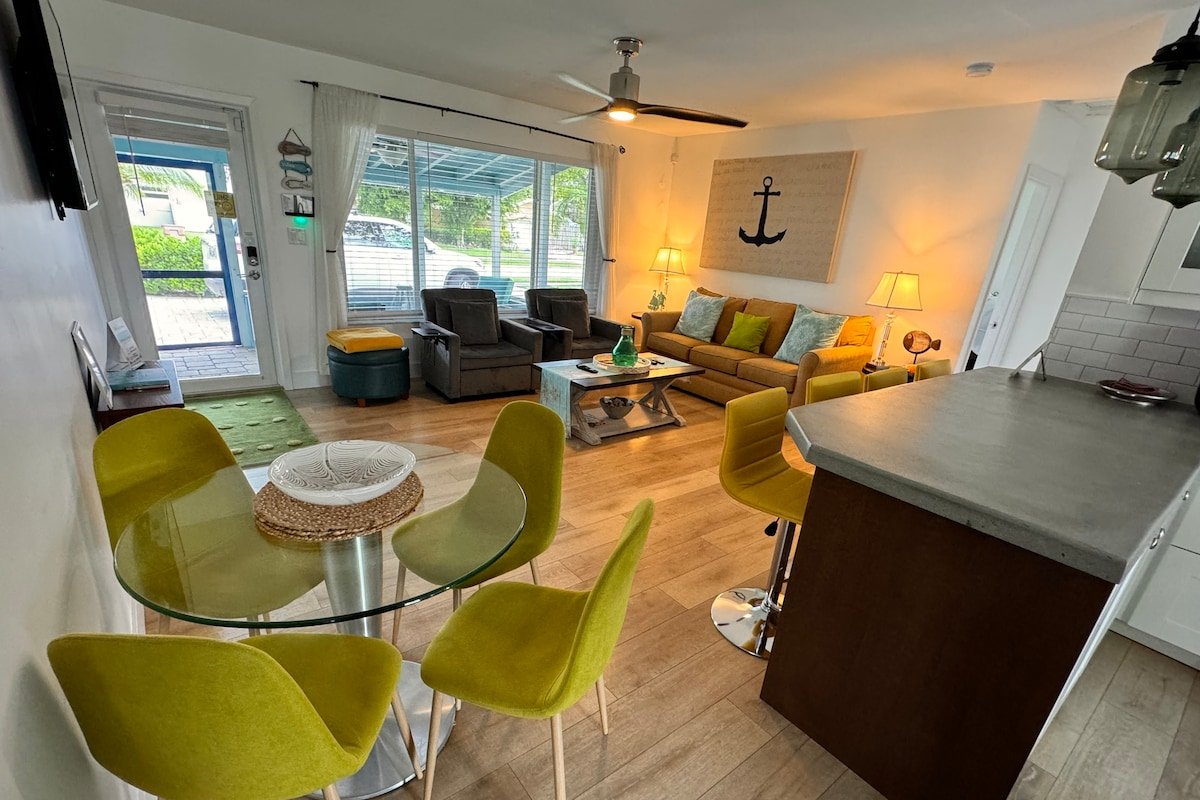 Deerfield Boca Raton w/pool, 1 mile from the beach gallery image 5