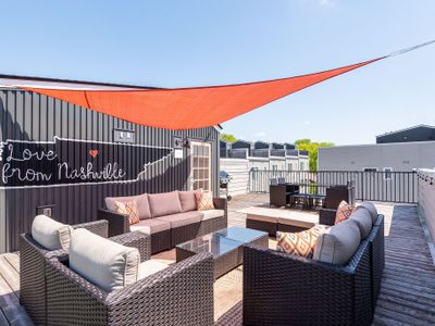 Roof Top Deck -NO BUNKS – Pet and Kid friendly