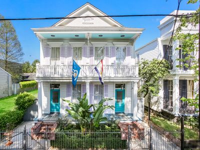 Gorgeous Victorian in Historic Lower Garden Dist.