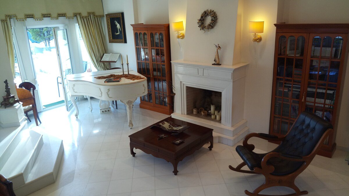 Πολυτελής κατοικία με θέα τον Θερμαϊκό gallery image 3