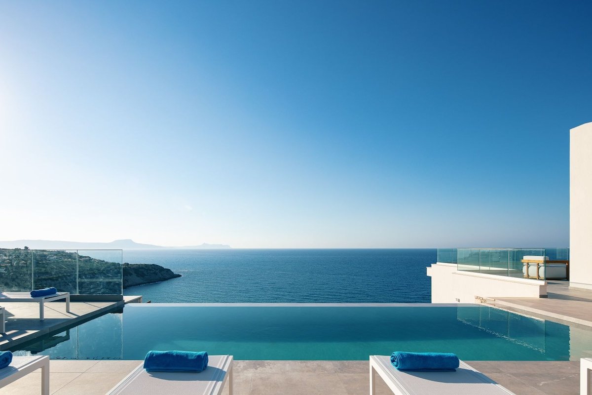 Unwind with Panoramic Sea Views – by etouri gallery image 2
