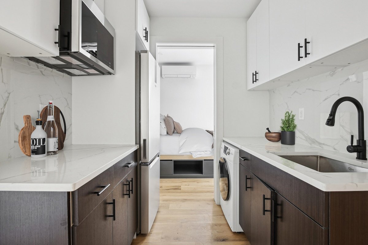 Two Bedroom – Newly Renovated – Washer/Dryer gallery image 4