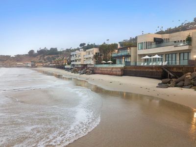 Malibu Sand Suite #15 – Ocean-side Carbon Beach