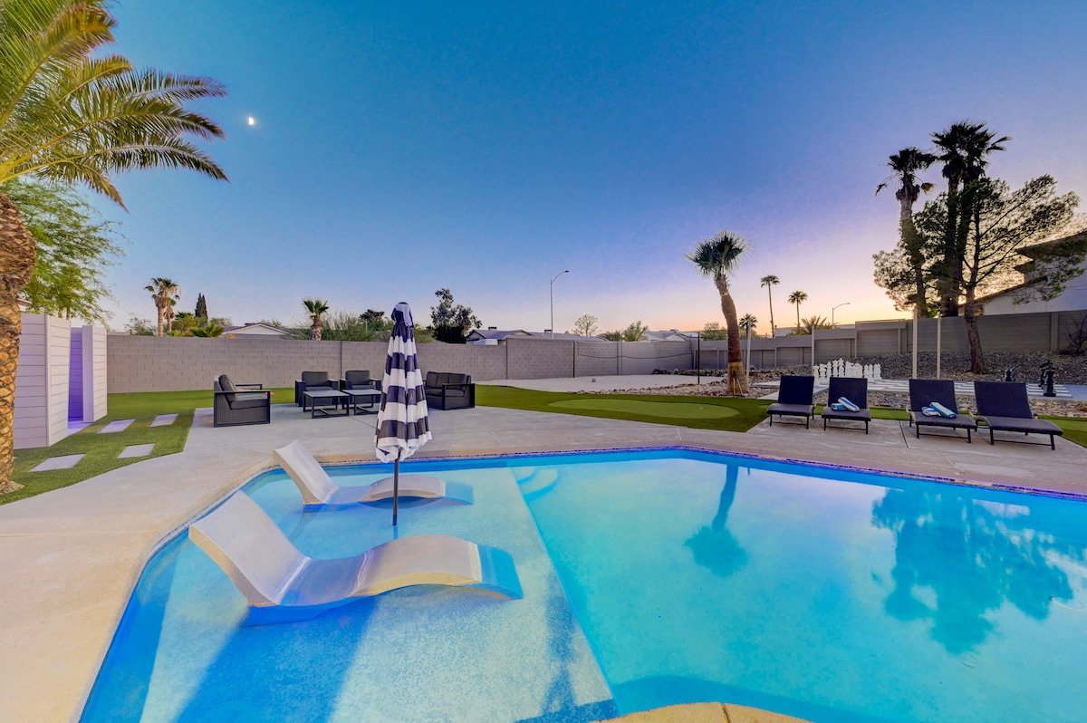 Pool | Spa | Life Size Chess | In/outdoor Games gallery image 2