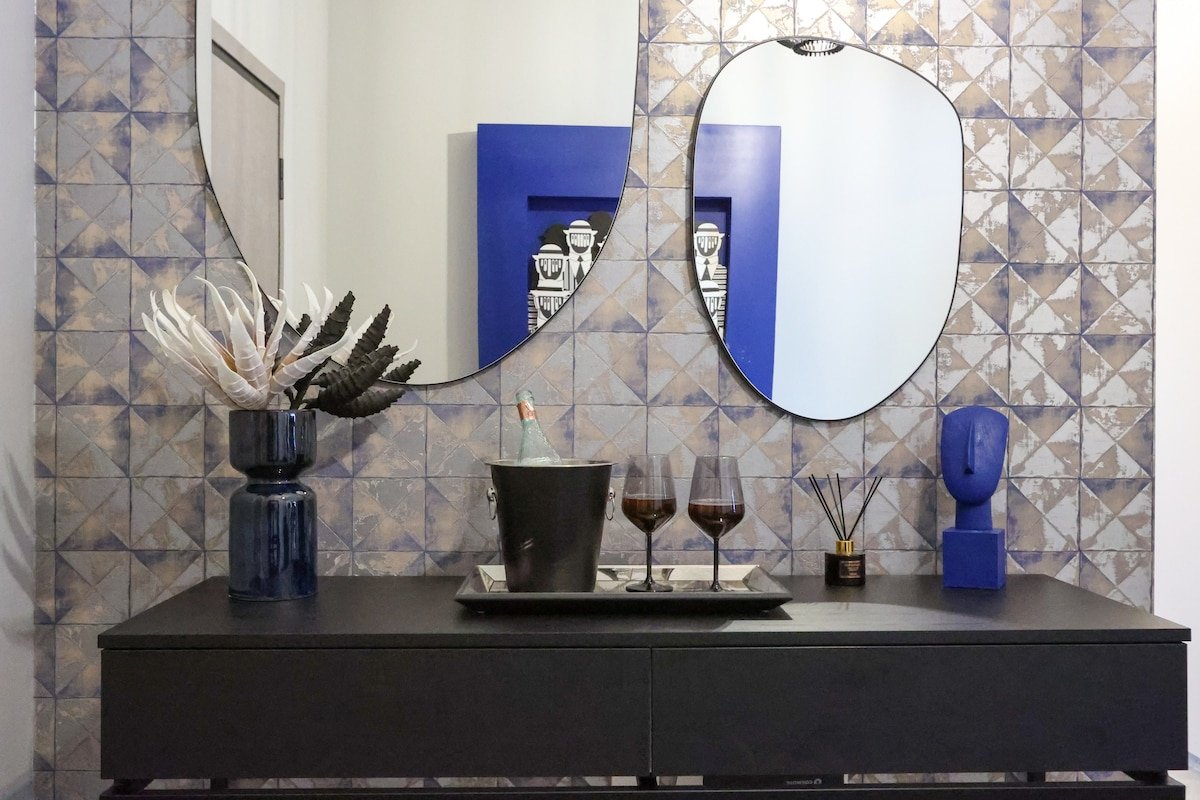 Prime Location Athens Exec 2 BD Apt by Live&Travel gallery image 4