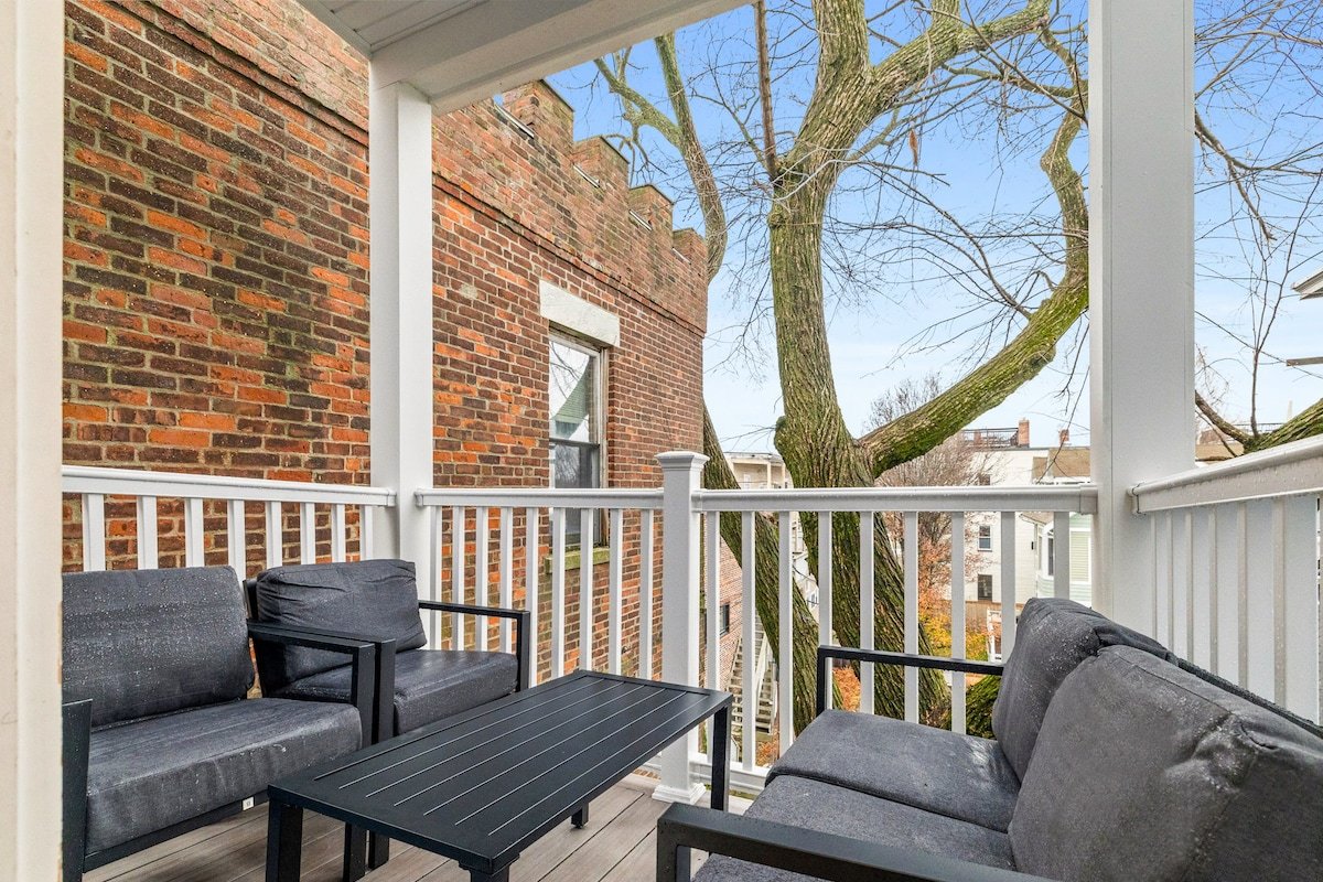 Modern LUX | Deck+ Parking | Near T Harvard/MIT/BU gallery image 4