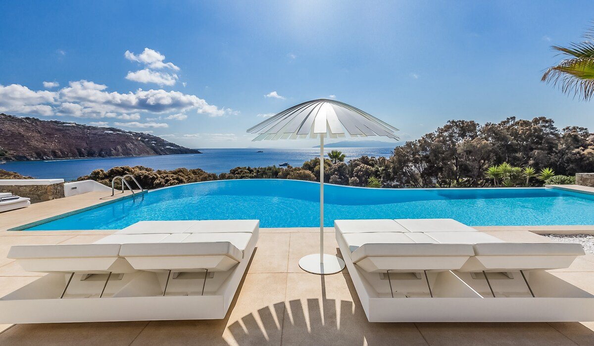 “South Cove Dream” by Aqualiving Villas