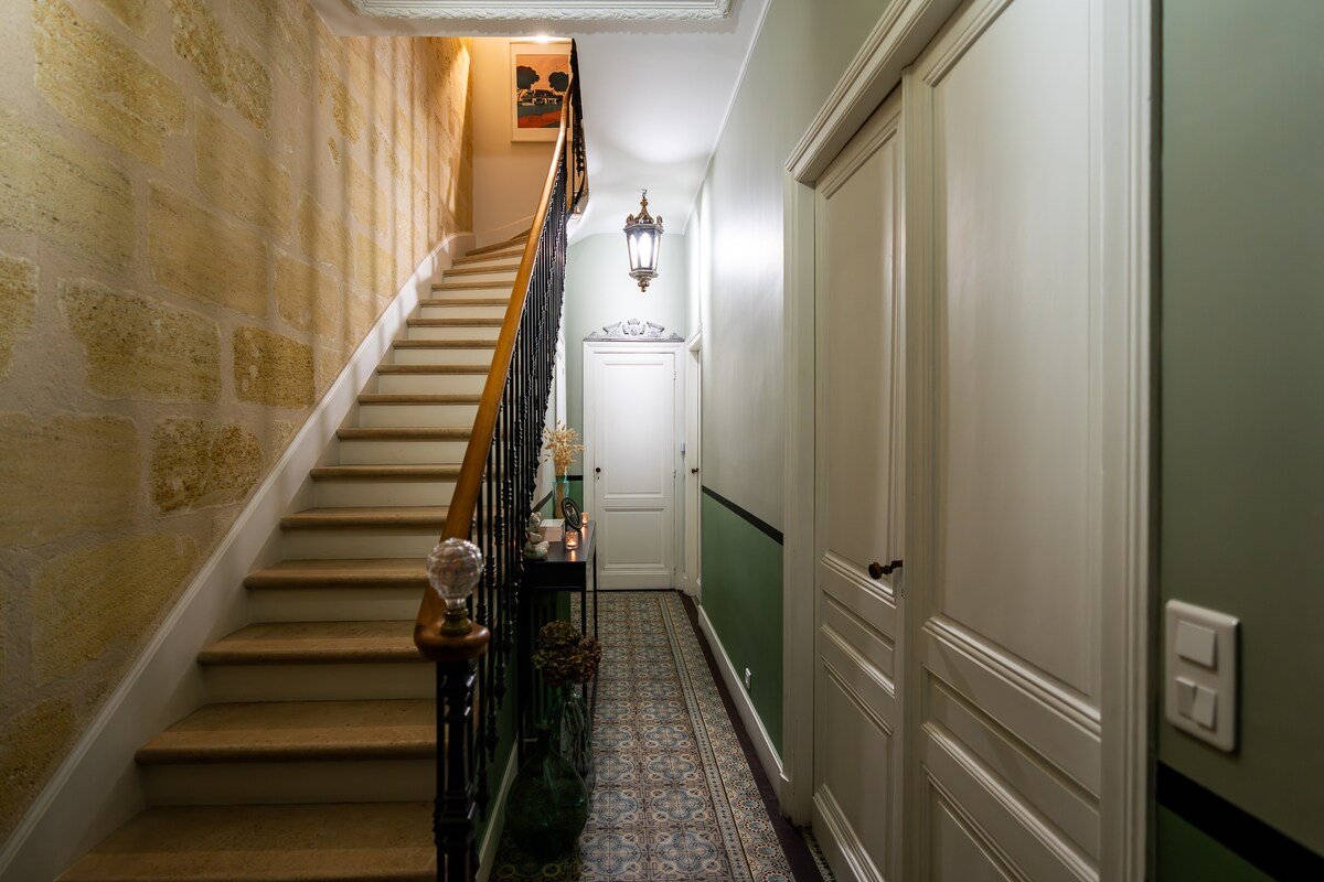 Beautiful house with garden. Center of Bordeaux gallery image 4