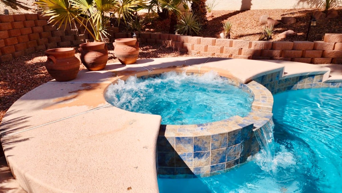 Oasis paradise near The Strip and Airport gallery image 5