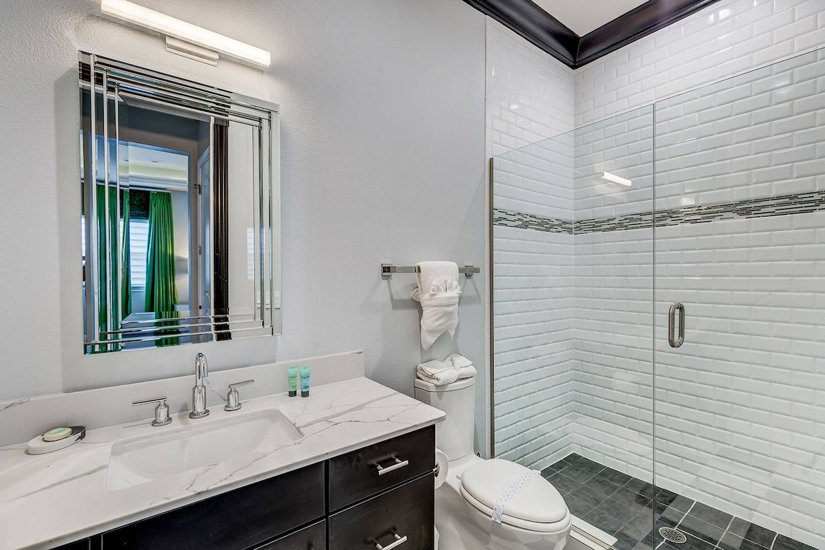 Mansion Near Disney w/ Arcade, Theater & Huge Pool gallery image 3