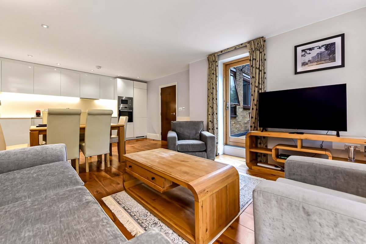 Large family apartment with private terrace gallery image 5