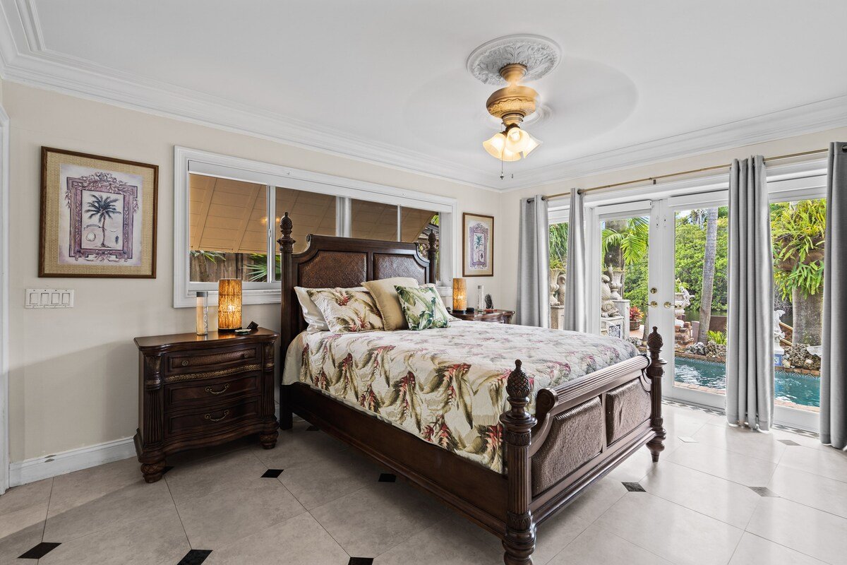 Private Villa: Waterfront, Pool, Tropical Oasis gallery image 5