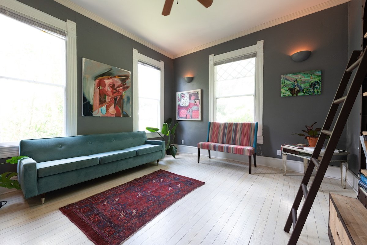 Art palace in the heart of Austin! gallery image 2