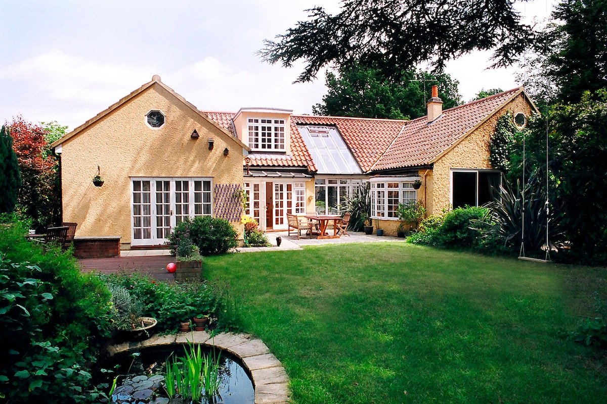 Luxury London Home – Richmond Park. gallery image 2