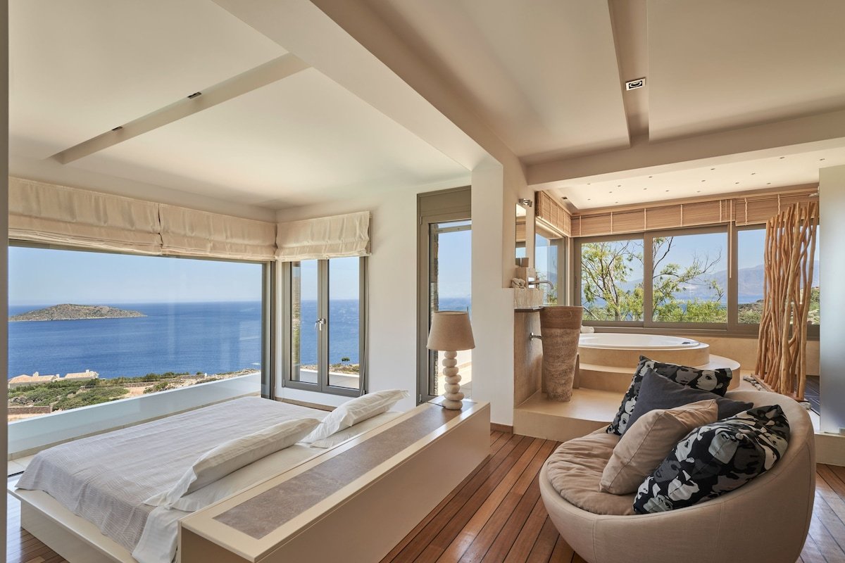 Sophisticated Elegance with Majestic Elounda Views gallery image 4