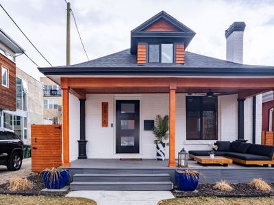 Lux 4BDRM/5BD in DT Denver – Fully Stocked