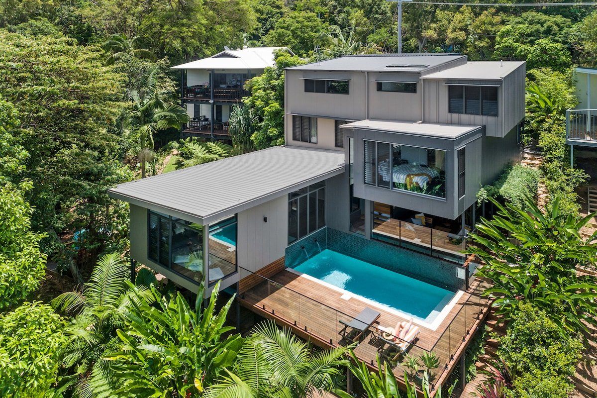 Pet Friendly Beach House Heated Pool & Ocean views gallery image 3