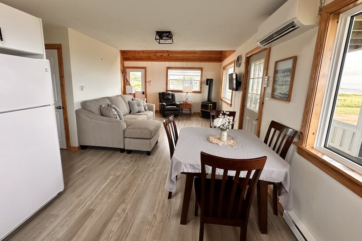 Reflections Ocean Front Cottage gallery image 5