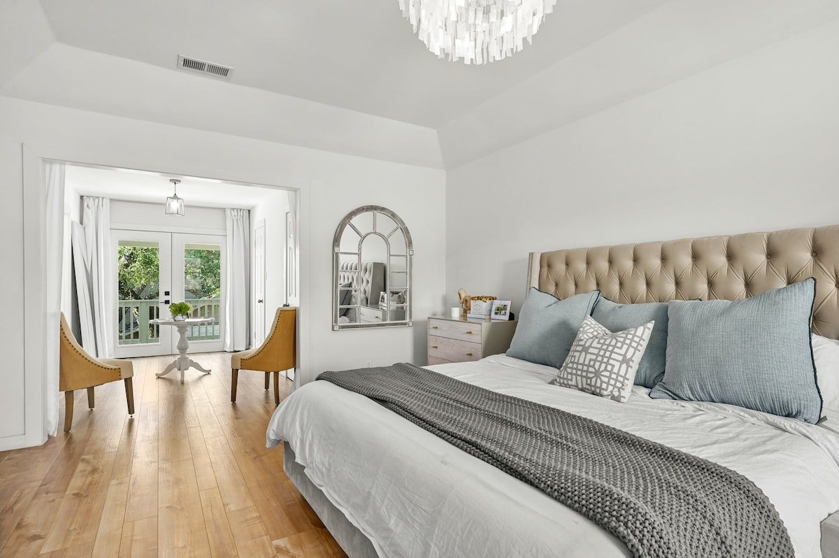 Poolside Paradise, West Elm Magazine Featured gallery image 5