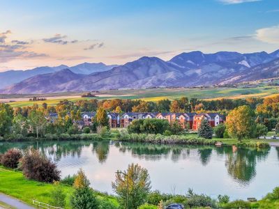 Pagoda Peaks – Luxury Stay with Bridger Views