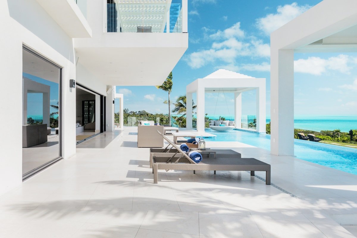 Triton Villa gallery image 4