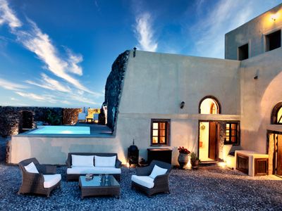 Spectacular Private Mansion- Car Rental included *