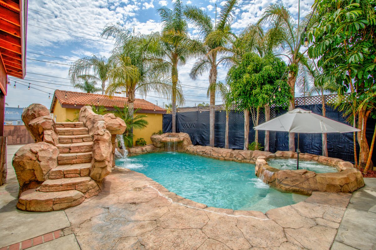 MermaidsCoveLA- A hidden oasis in Los Angeles