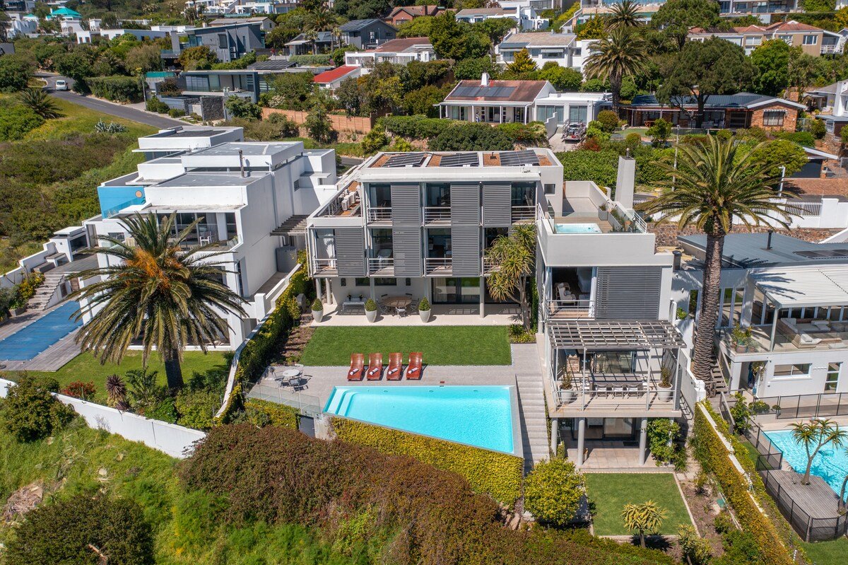 Variety Villa gallery image 3