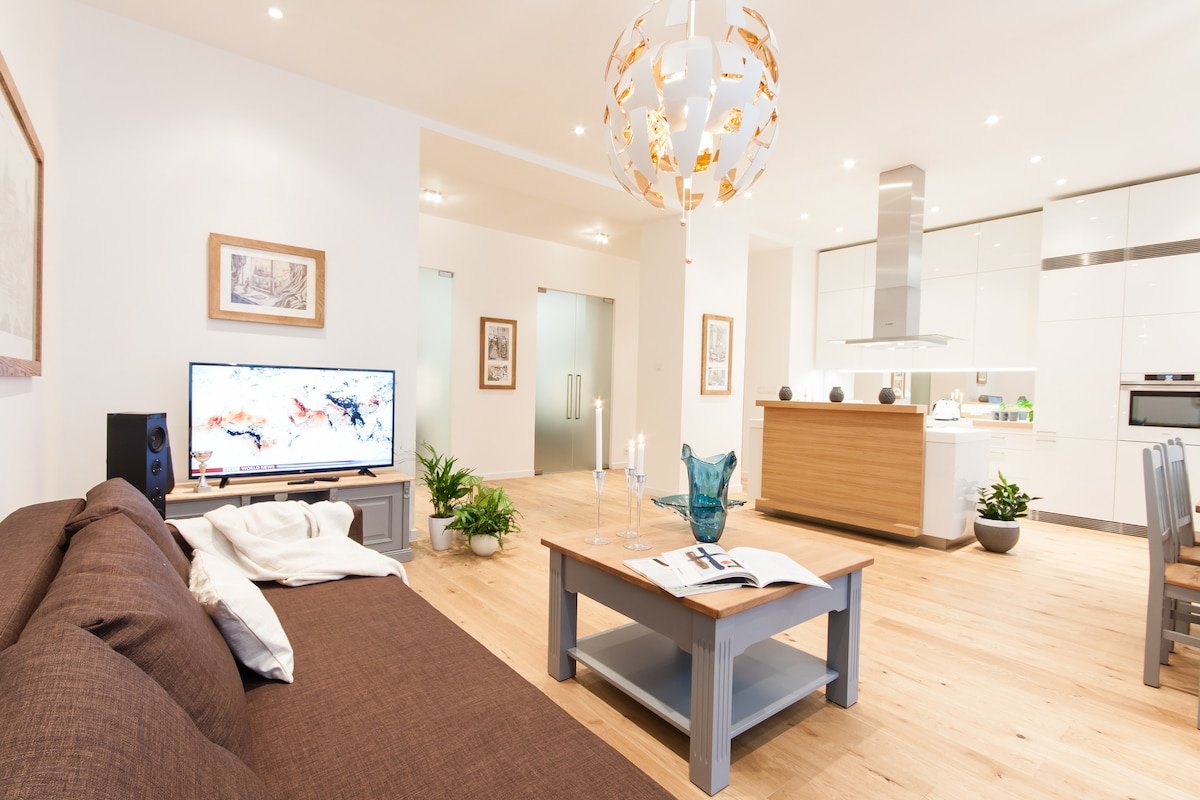 Glamour Excellent B 5-Bedrooms (Prague Old Town) gallery image 2