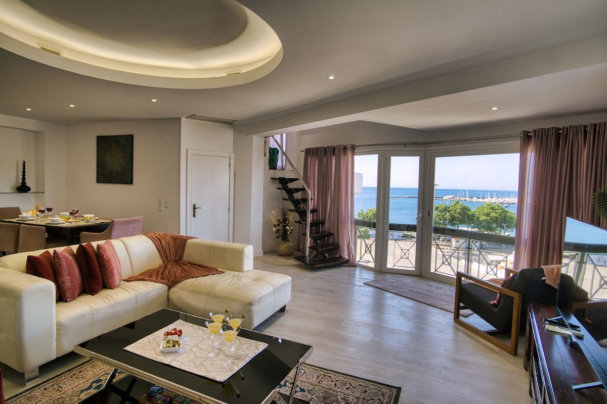 Cascais Seafront Oasis, Rooftop Bliss & Spa Pool gallery image 4