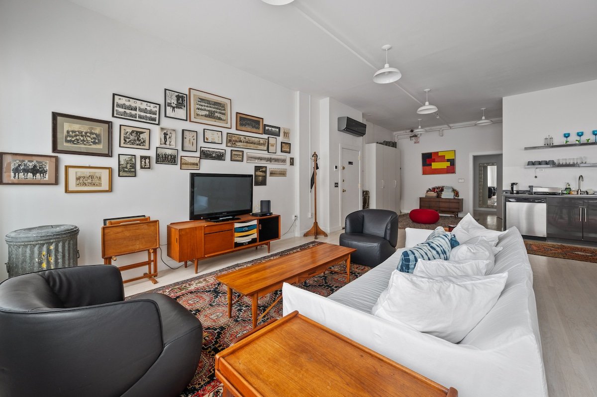 Light in Soho gallery image 3