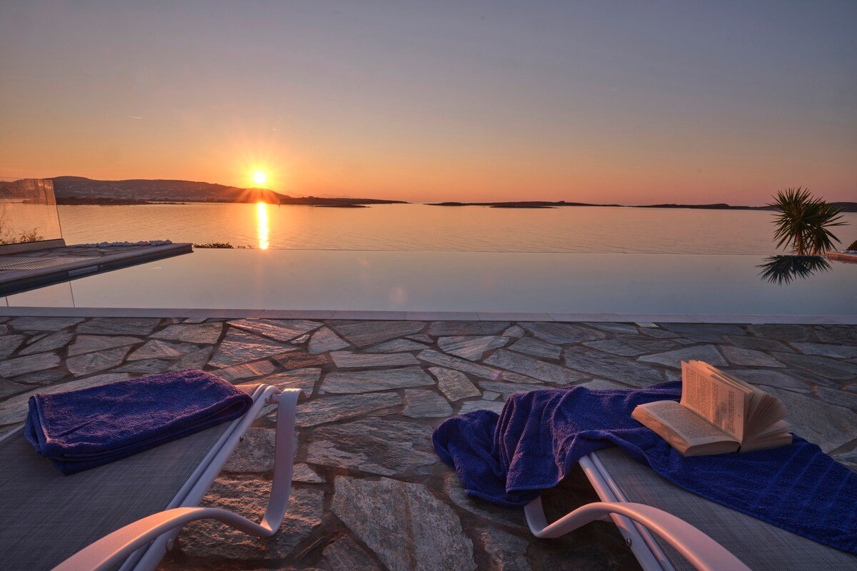 Unique Seafront villa in Paros gallery image 5