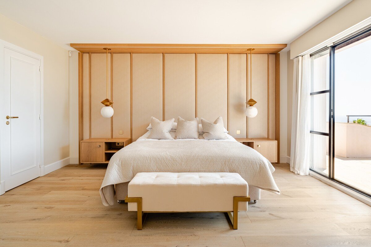 Lux villa in Cannes w panoramic seaview gallery image 2