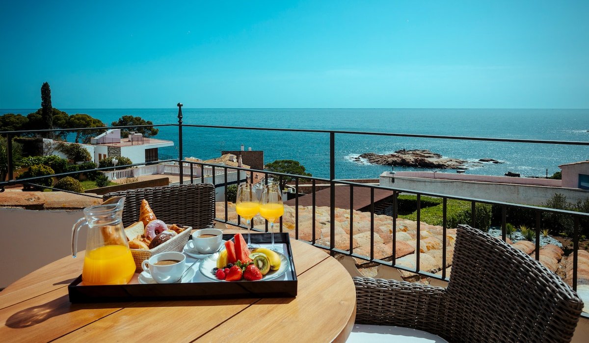 Luxury Premium Sea View – 2 bedroom apartment gallery image 4