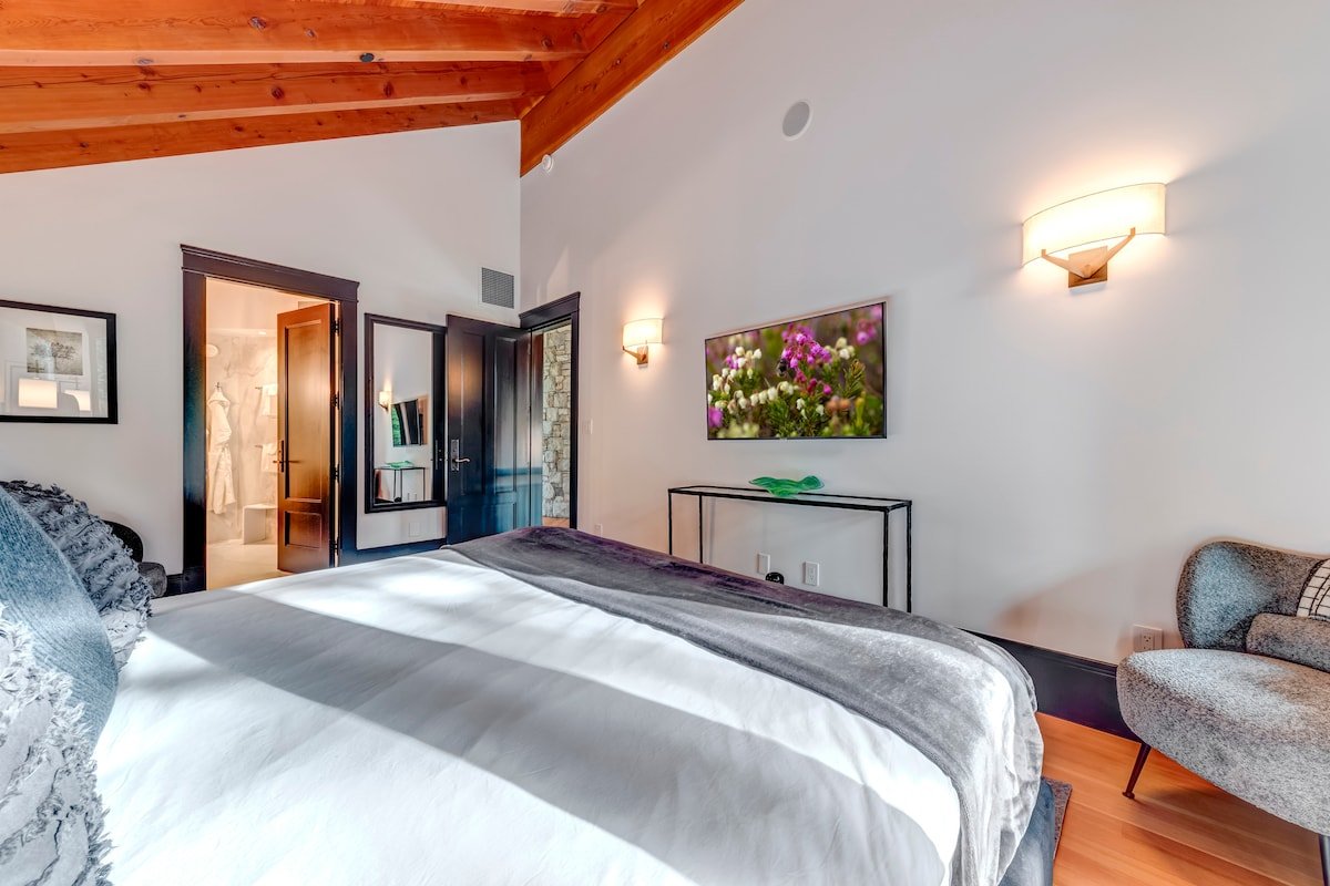 Kadenwood 2924 – Ski in Ski out, A/C, New Listing gallery image 4